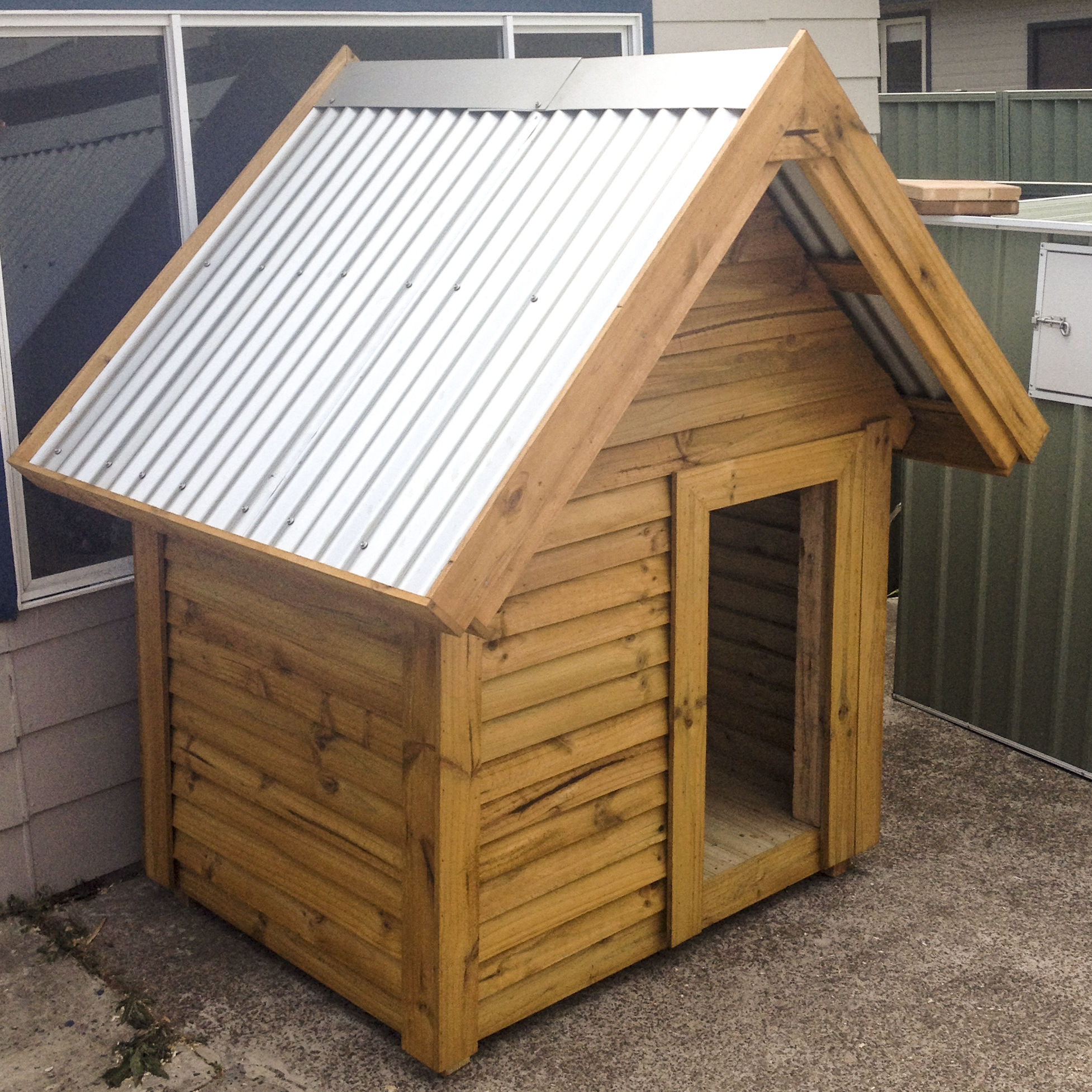 KENNELS Wooden Dog Kennels
